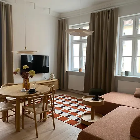 Townhall 아파트 *